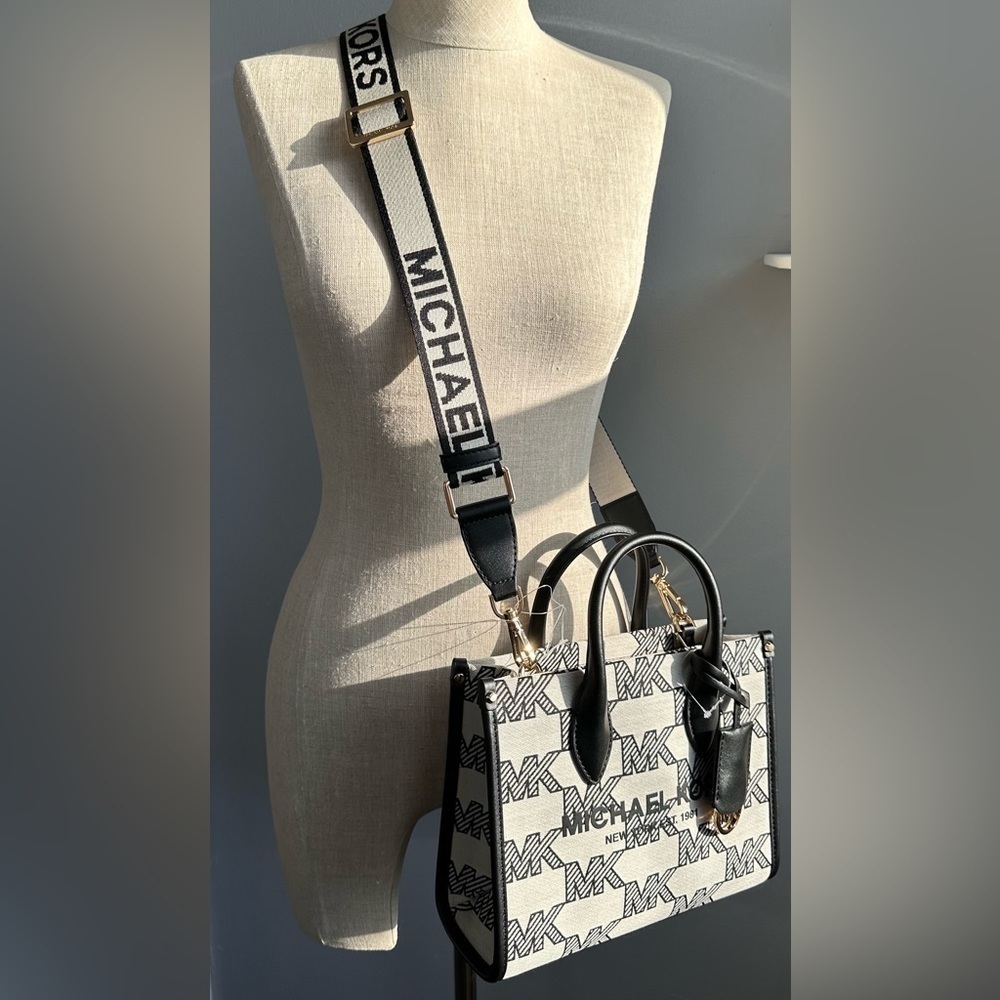 MICHAEL KORS
Mirella Small Logo Jacquard Crossbody Bag